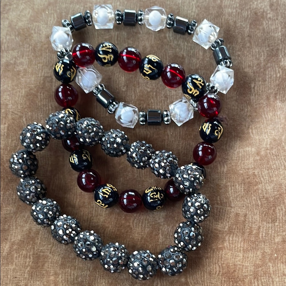 Elegant Beaded Bracelet Set - Black, Red, Silver